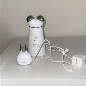 NuFACE Trinity+ Facial Toning Device + attachment